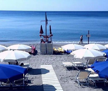 Savona Casa Vacanze Vicino Mare 3 Minuti Wifi ภายนอก รูปภาพ