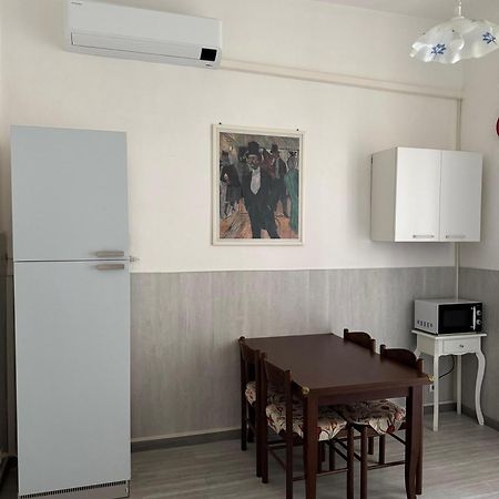 Savona Casa Vacanze Vicino Mare 3 Minuti Wifi ภายนอก รูปภาพ