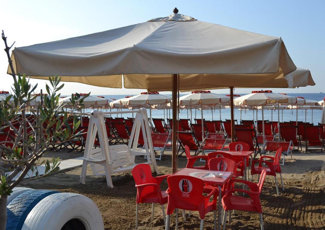 Savona Casa Vacanze Vicino Mare 3 Minuti Wifi ภายนอก รูปภาพ