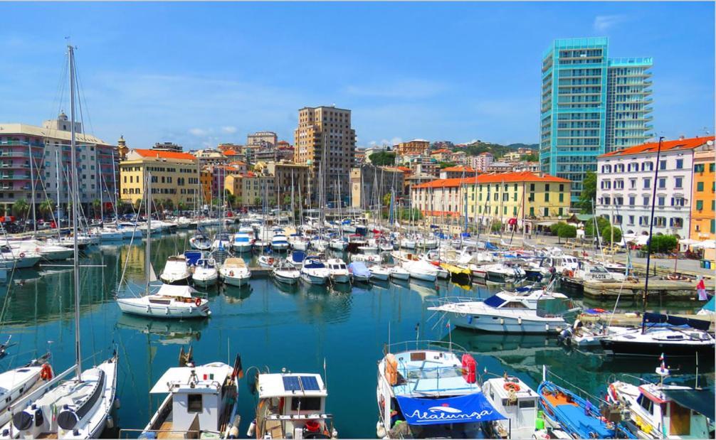 Savona Casa Vacanze Vicino Mare 3 Minuti Wifi ภายนอก รูปภาพ