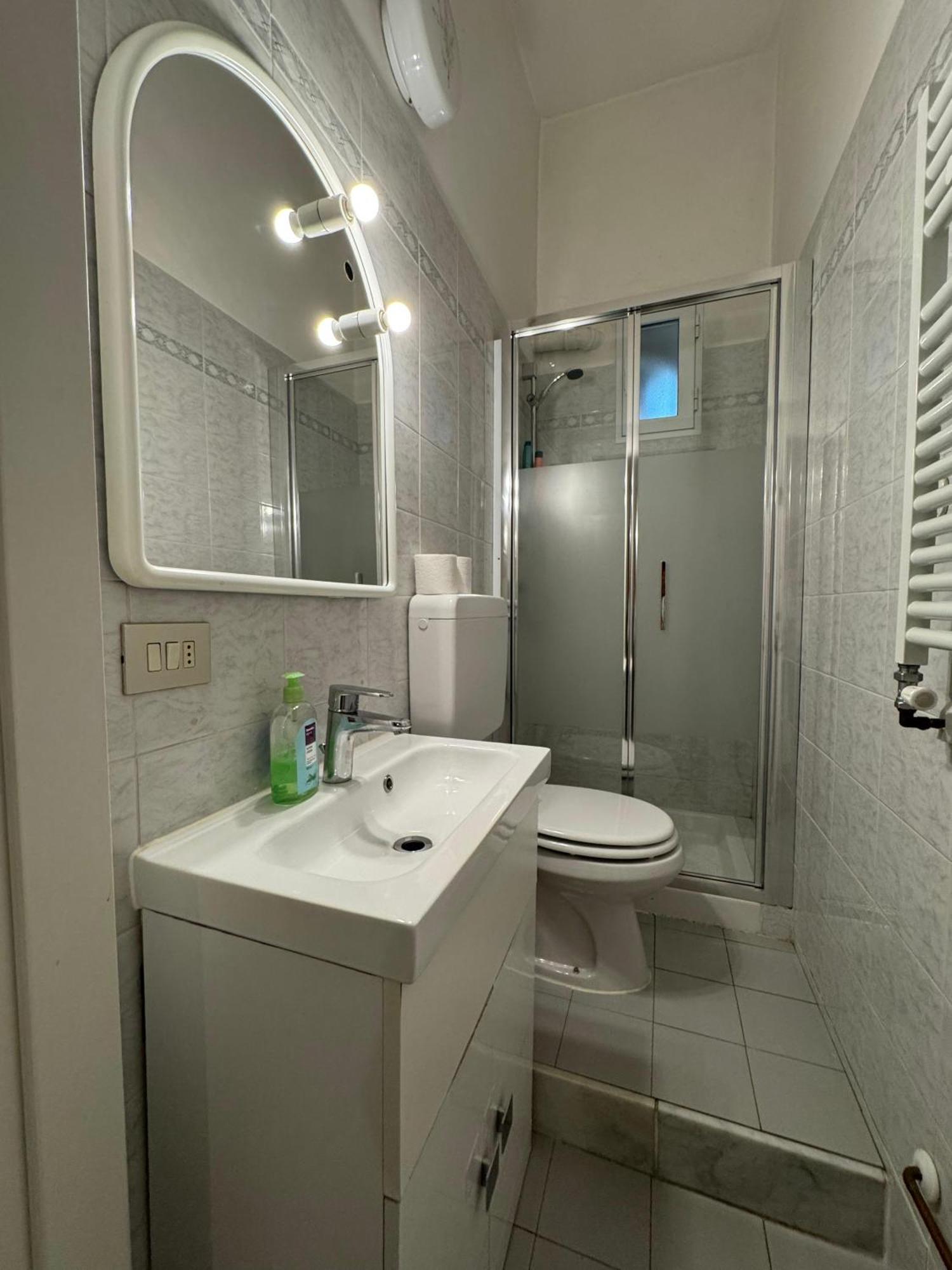 Savona Casa Vacanze Vicino Mare 3 Minuti Wifi ภายนอก รูปภาพ